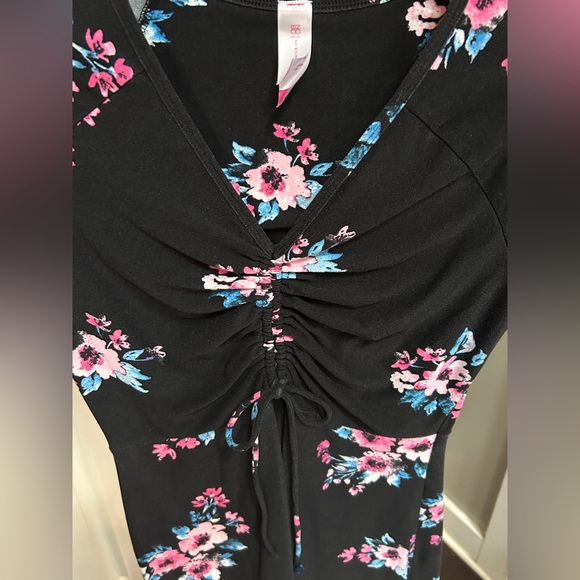 No Boundaries Girls Size 7-9 V-Neck Tie Front Floral Dress - Picture 3 of 11